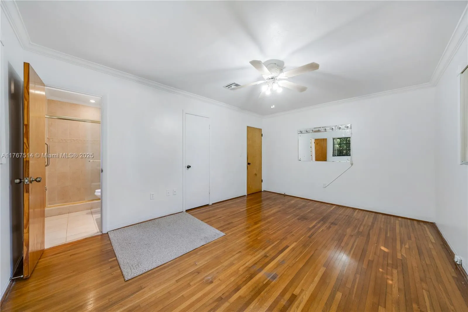 South Miami, Florida 33143, United States, 4 Bedrooms Bedrooms, ,3 BathroomsBathrooms,Residential,Active,93609