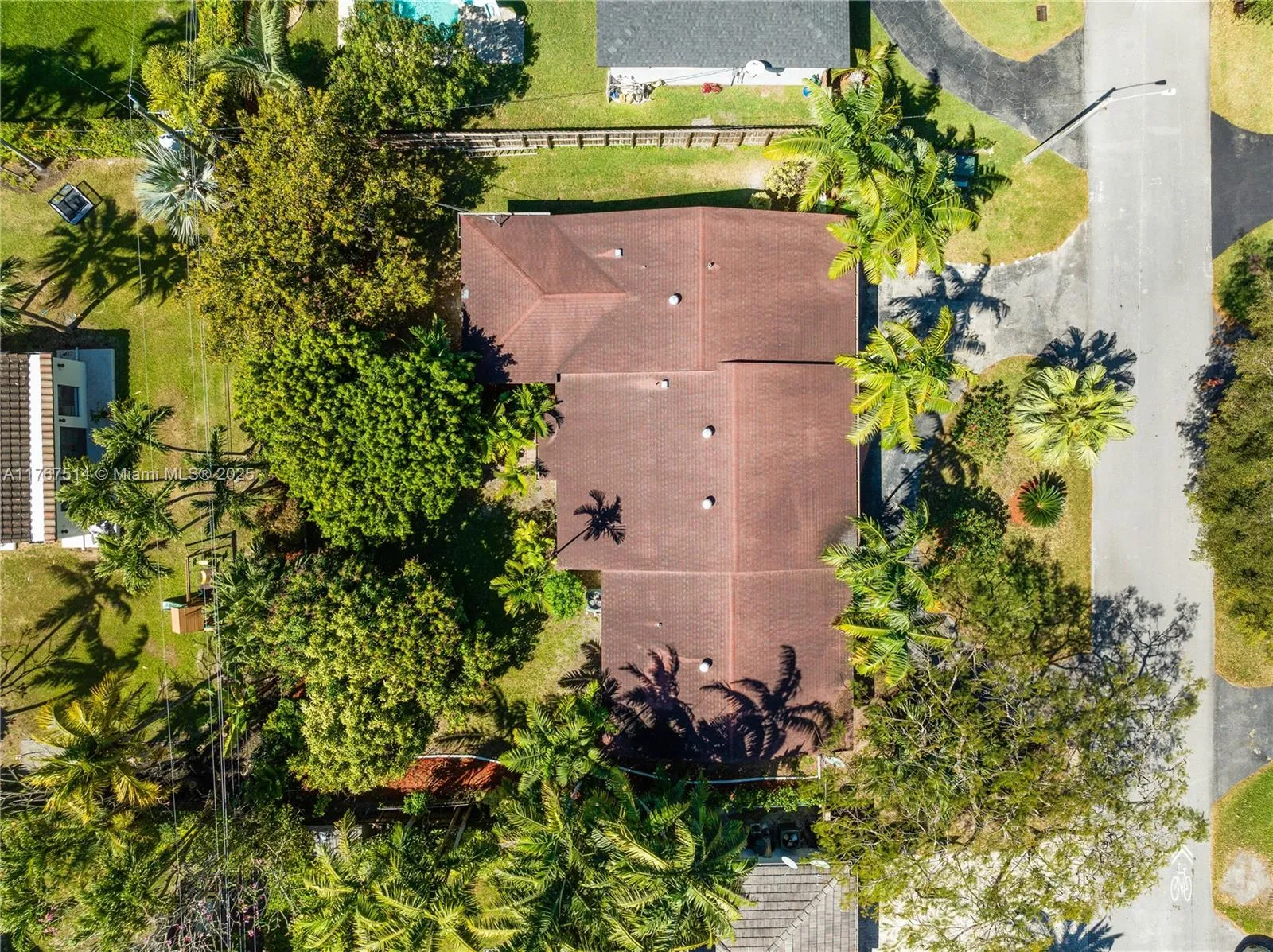 South Miami, Florida 33143, United States, 4 Bedrooms Bedrooms, ,3 BathroomsBathrooms,Residential,Active,93609