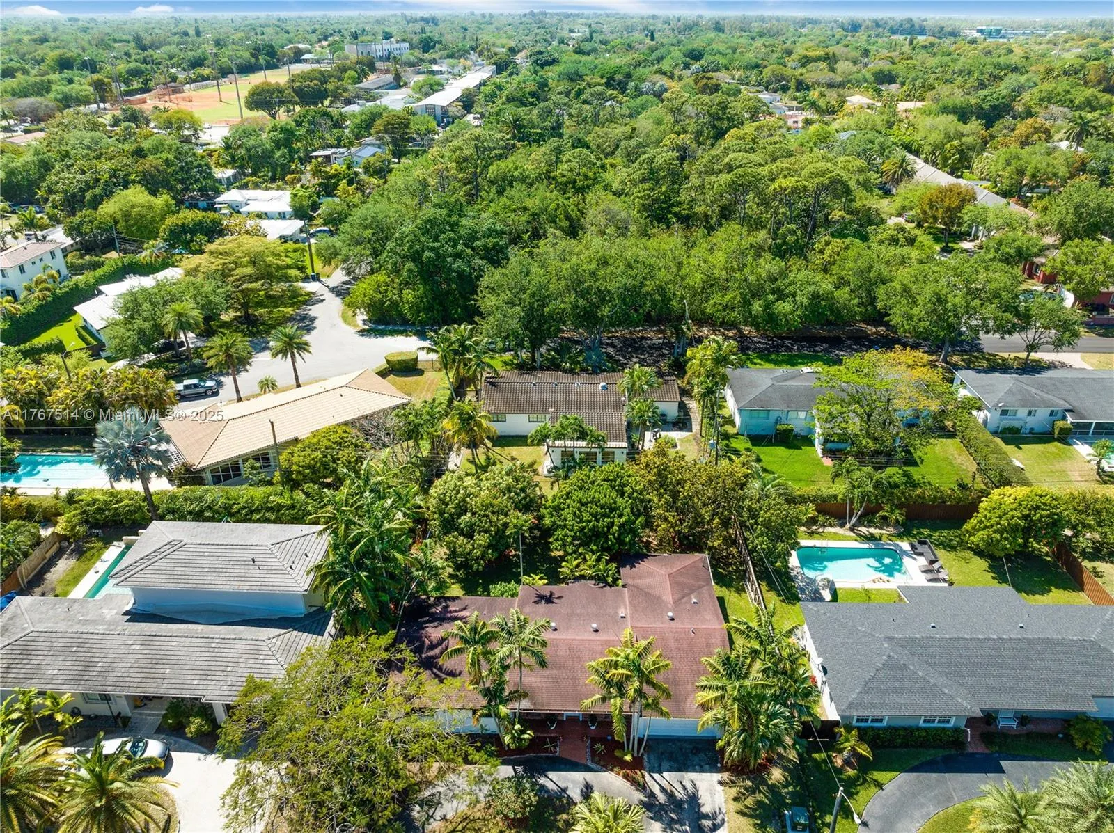 South Miami, Florida 33143, United States, 4 Bedrooms Bedrooms, ,3 BathroomsBathrooms,Residential,Active,93609