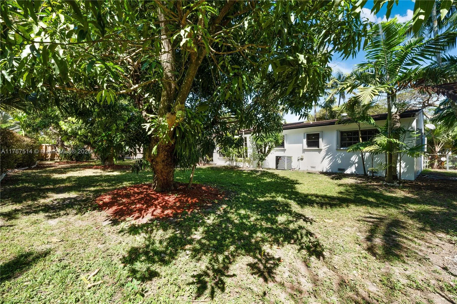 South Miami, Florida 33143, United States, 4 Bedrooms Bedrooms, ,3 BathroomsBathrooms,Residential,Active,93609