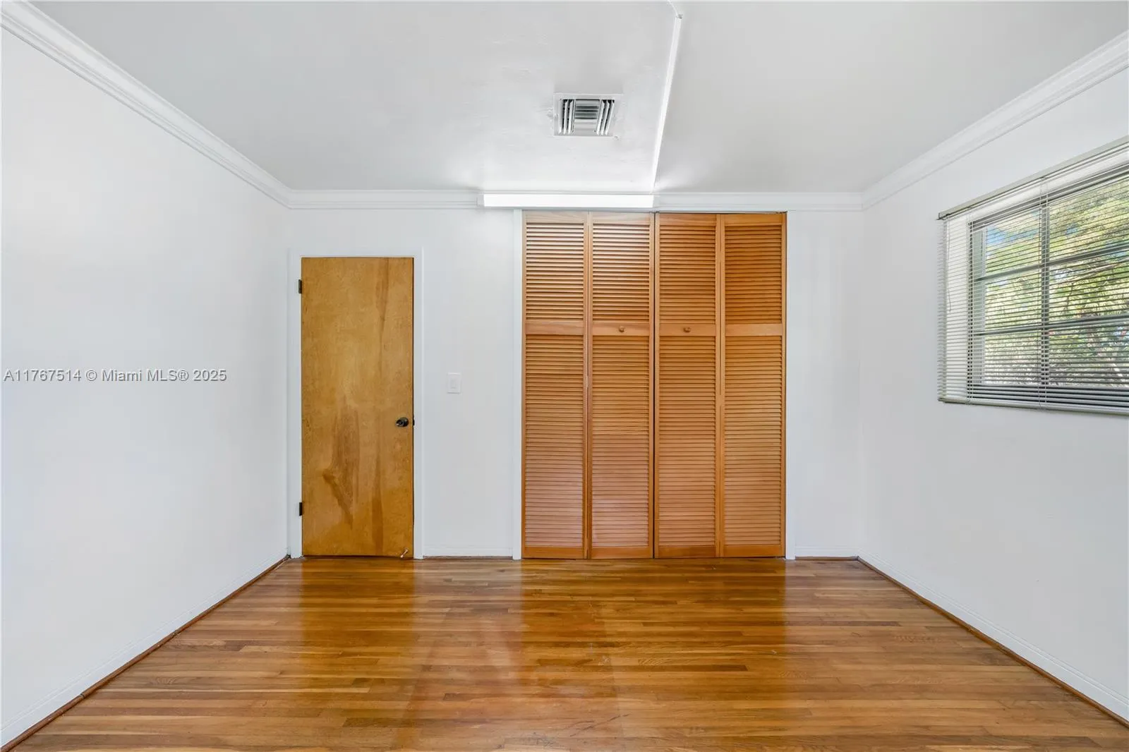 South Miami, Florida 33143, United States, 4 Bedrooms Bedrooms, ,3 BathroomsBathrooms,Residential,Active,93609