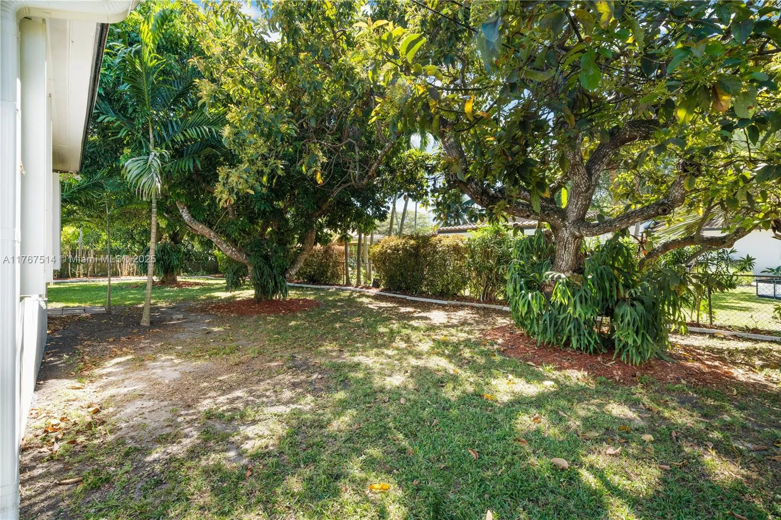 South Miami, Florida 33143, United States, 4 Bedrooms Bedrooms, ,3 BathroomsBathrooms,Residential,Active,93609