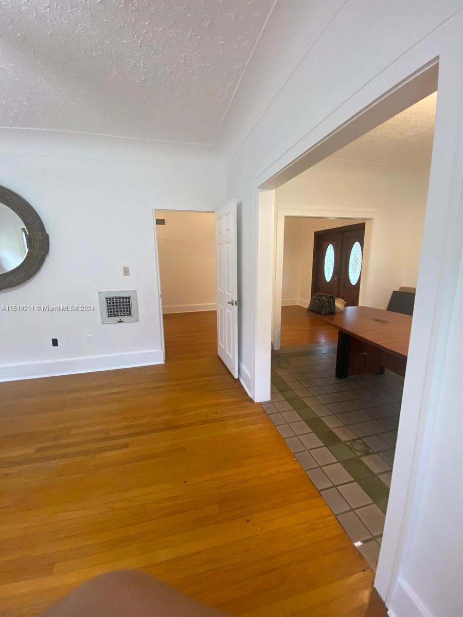 EL PORTAL SEC 3 - Residential Lease