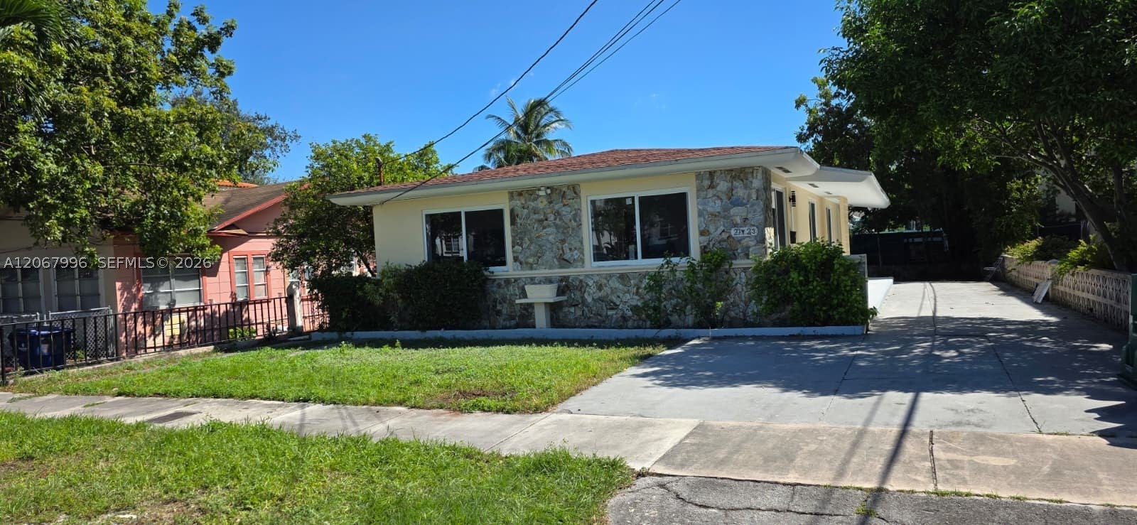 21 NW 32nd Ct