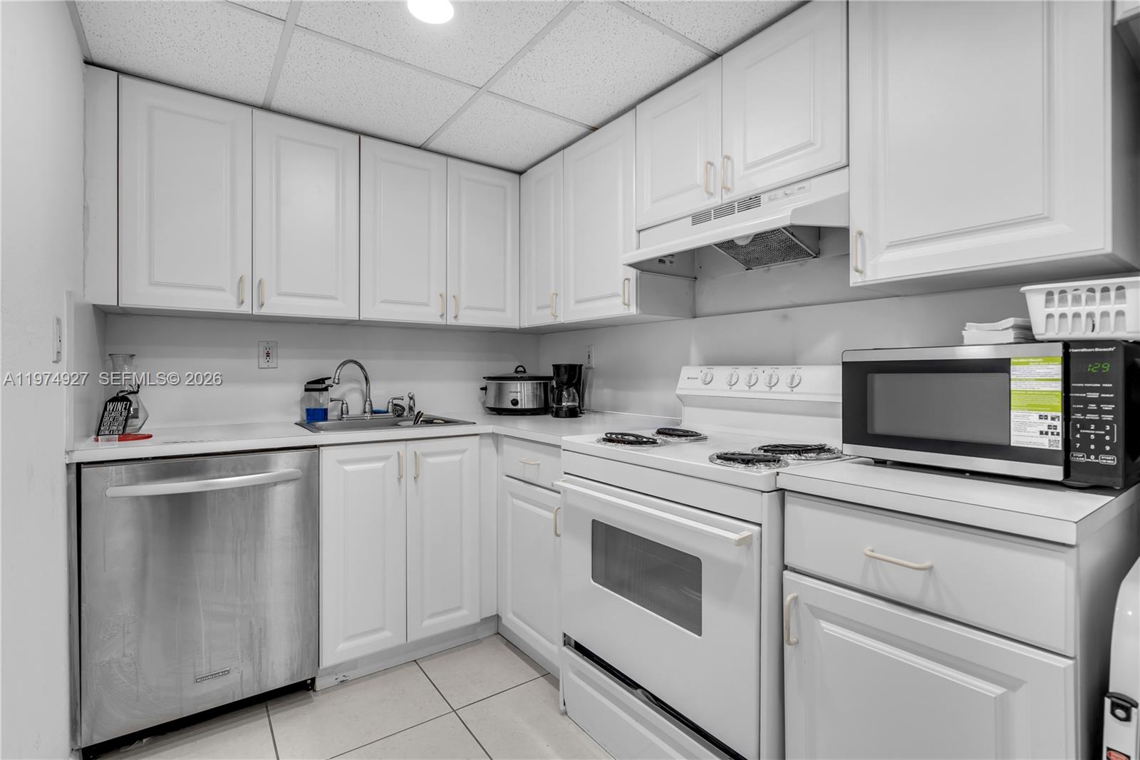 LAKEVIEW GARDENS AT MIAMI - Residential