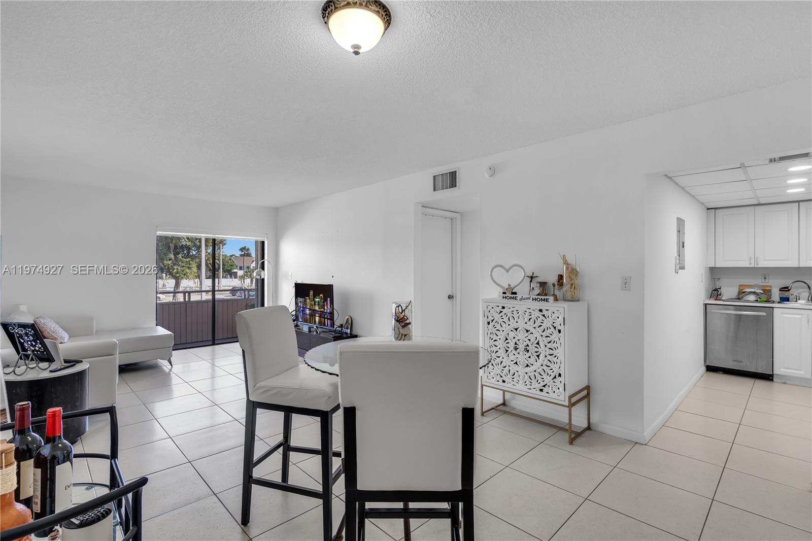 LAKEVIEW GARDENS AT MIAMI - Residential