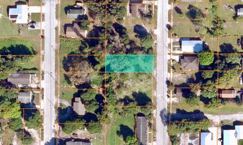 609 18th N St Fort Pierce FL 34950