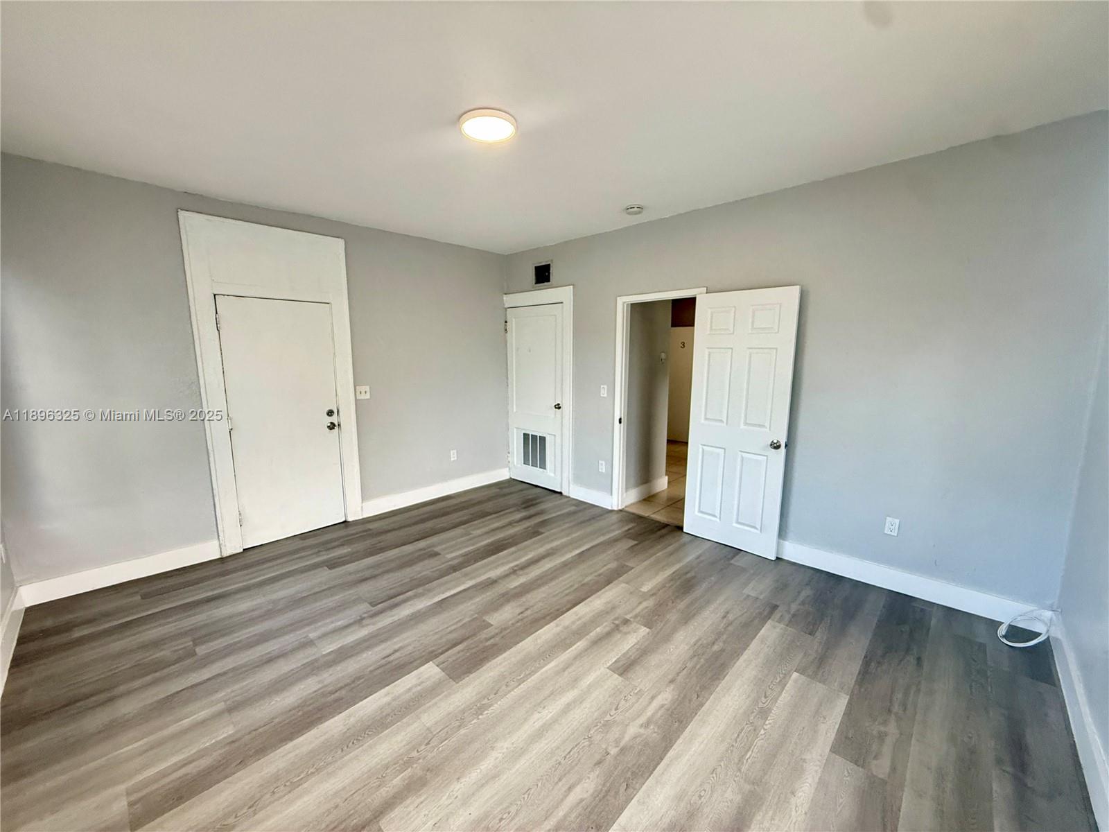 LAWRENCE ESTATE EAST ADDN - Residential Lease