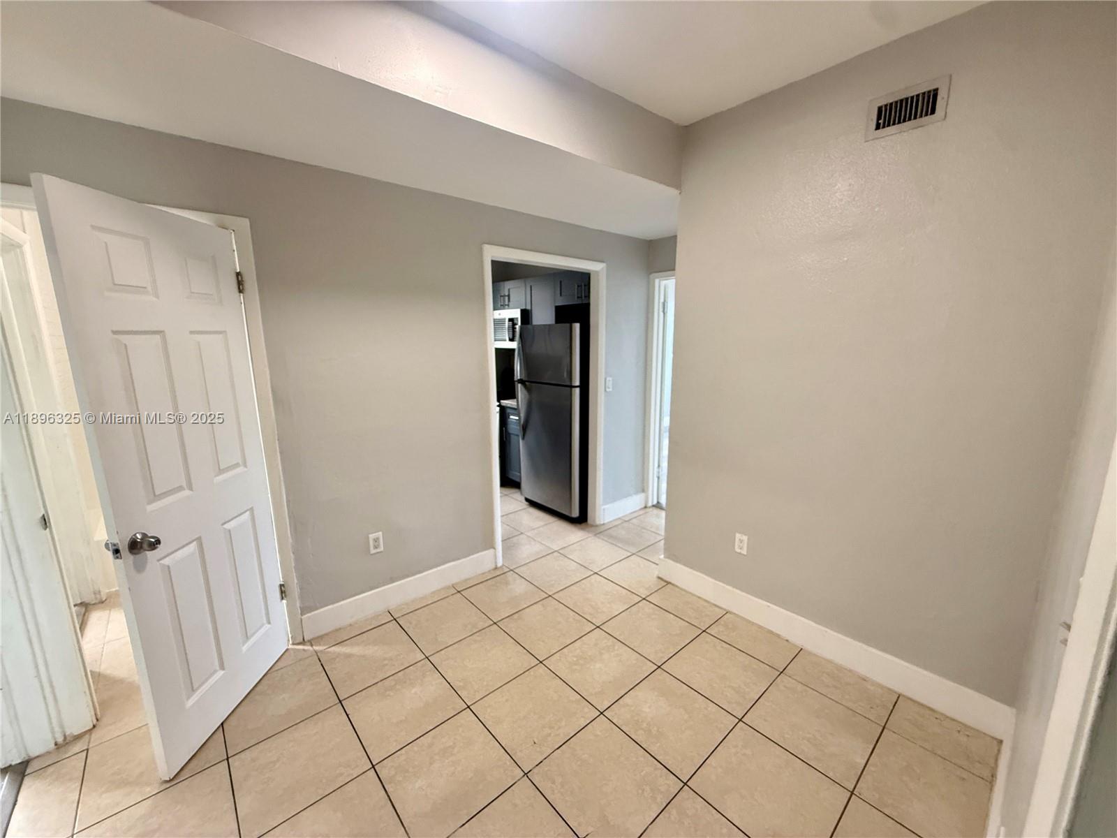 LAWRENCE ESTATE EAST ADDN - Residential Lease
