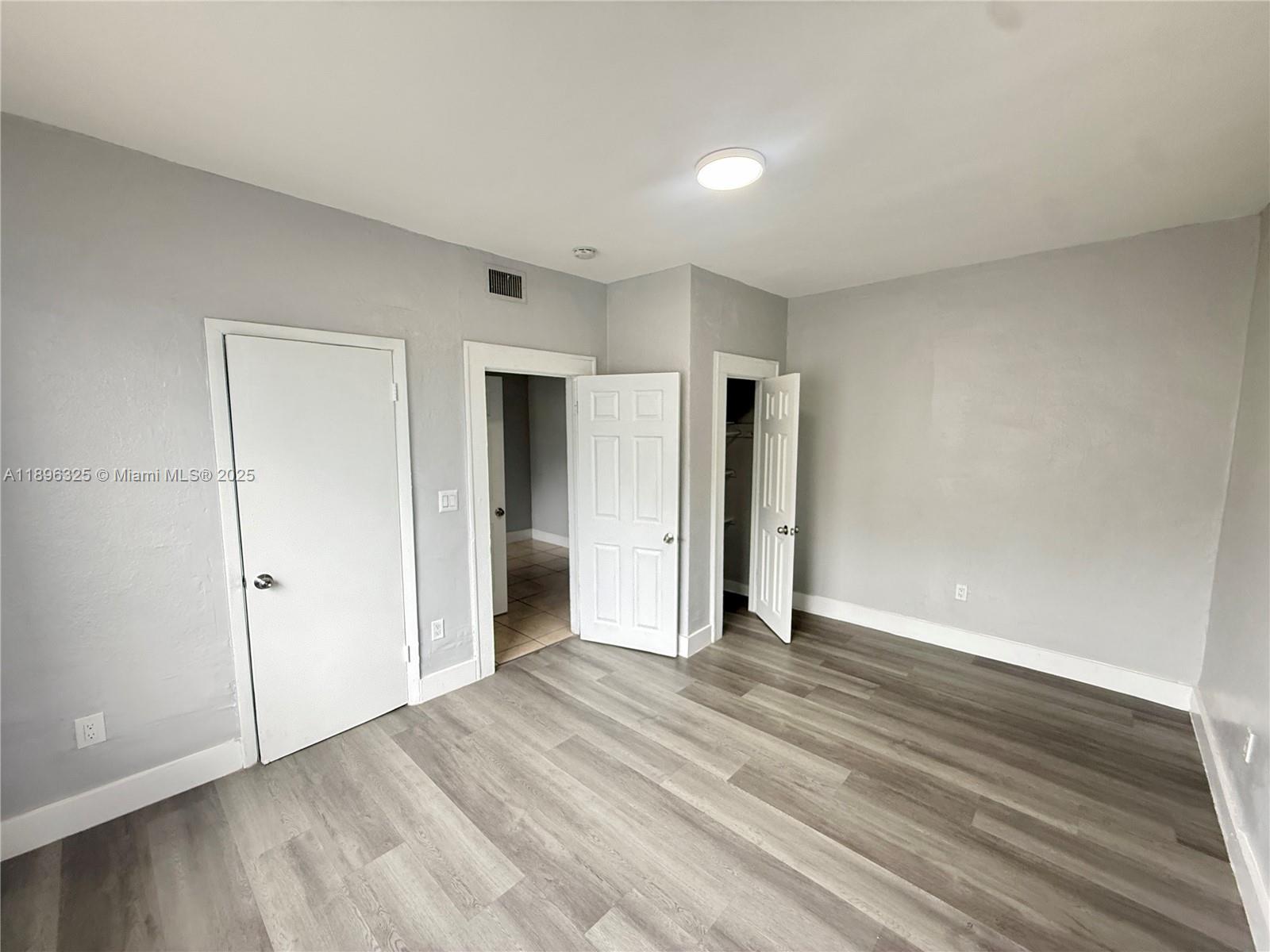 LAWRENCE ESTATE EAST ADDN - Residential Lease
