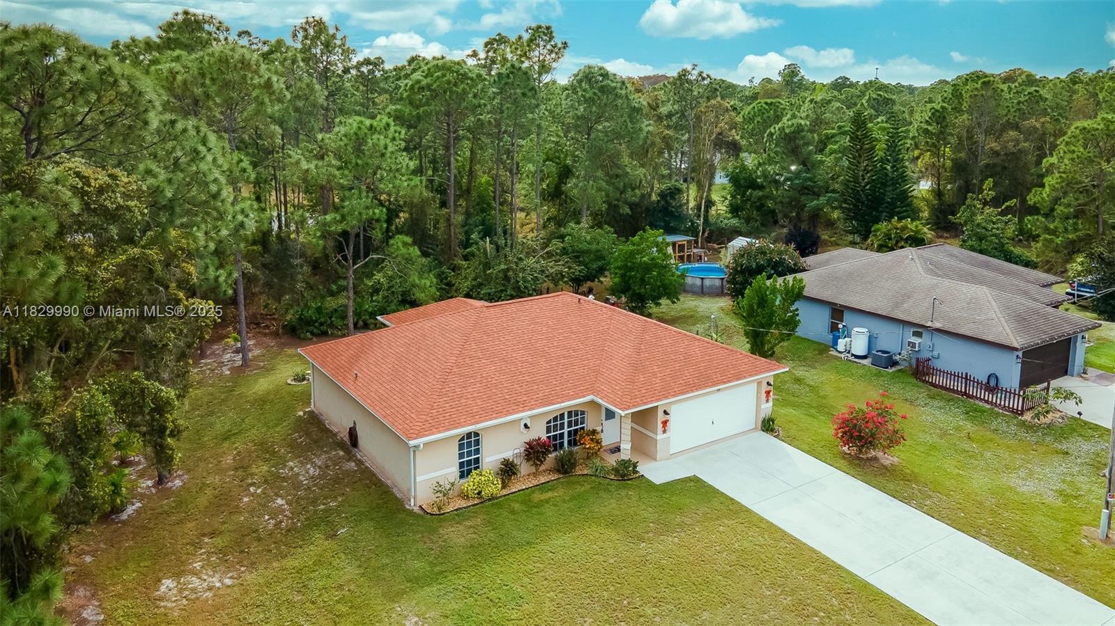 MIRROR LAKES - Residential