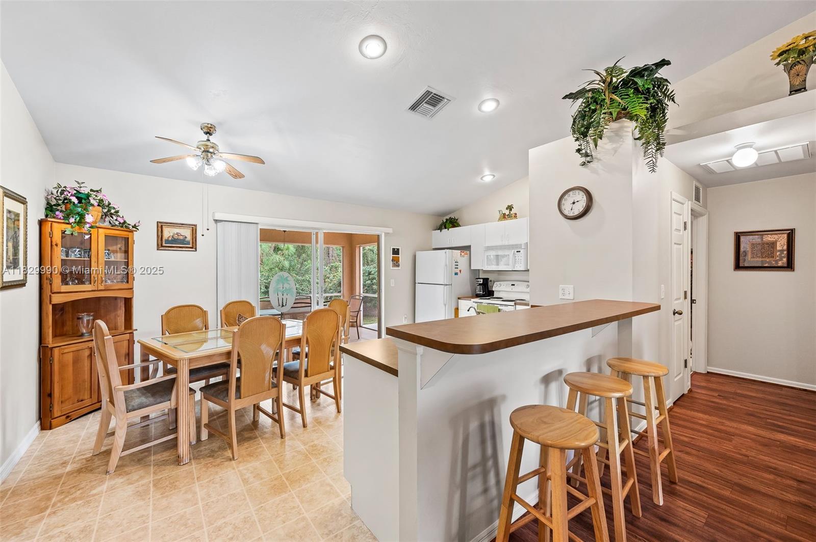 MIRROR LAKES - Residential