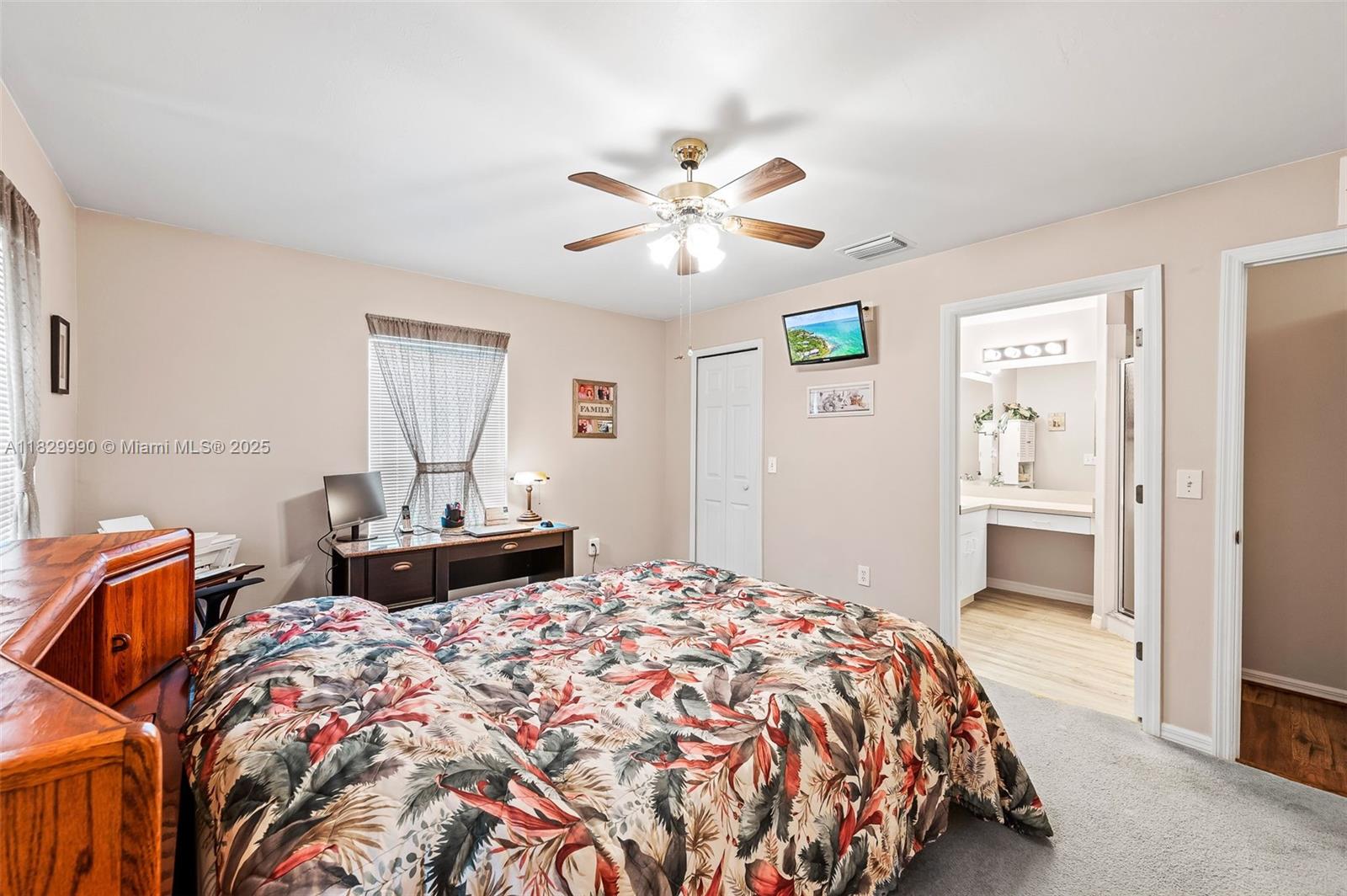 MIRROR LAKES - Residential