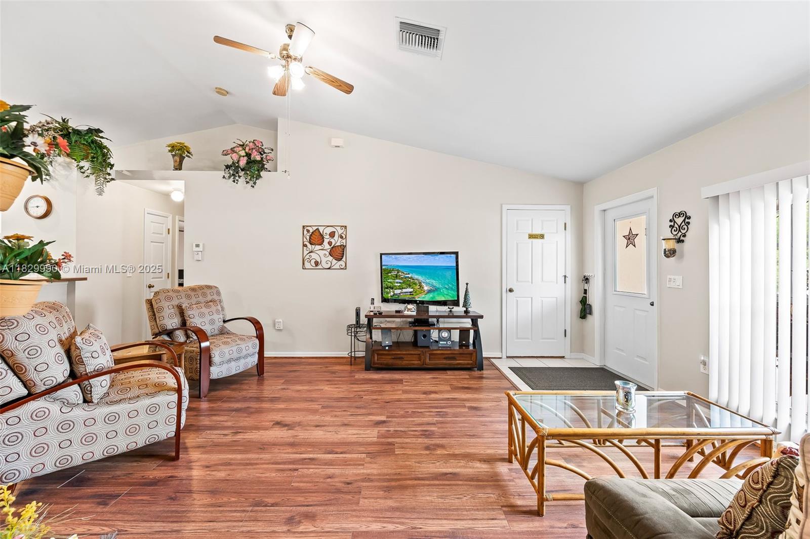 MIRROR LAKES - Residential