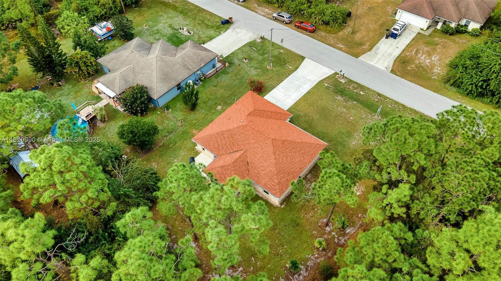 MIRROR LAKES - Residential