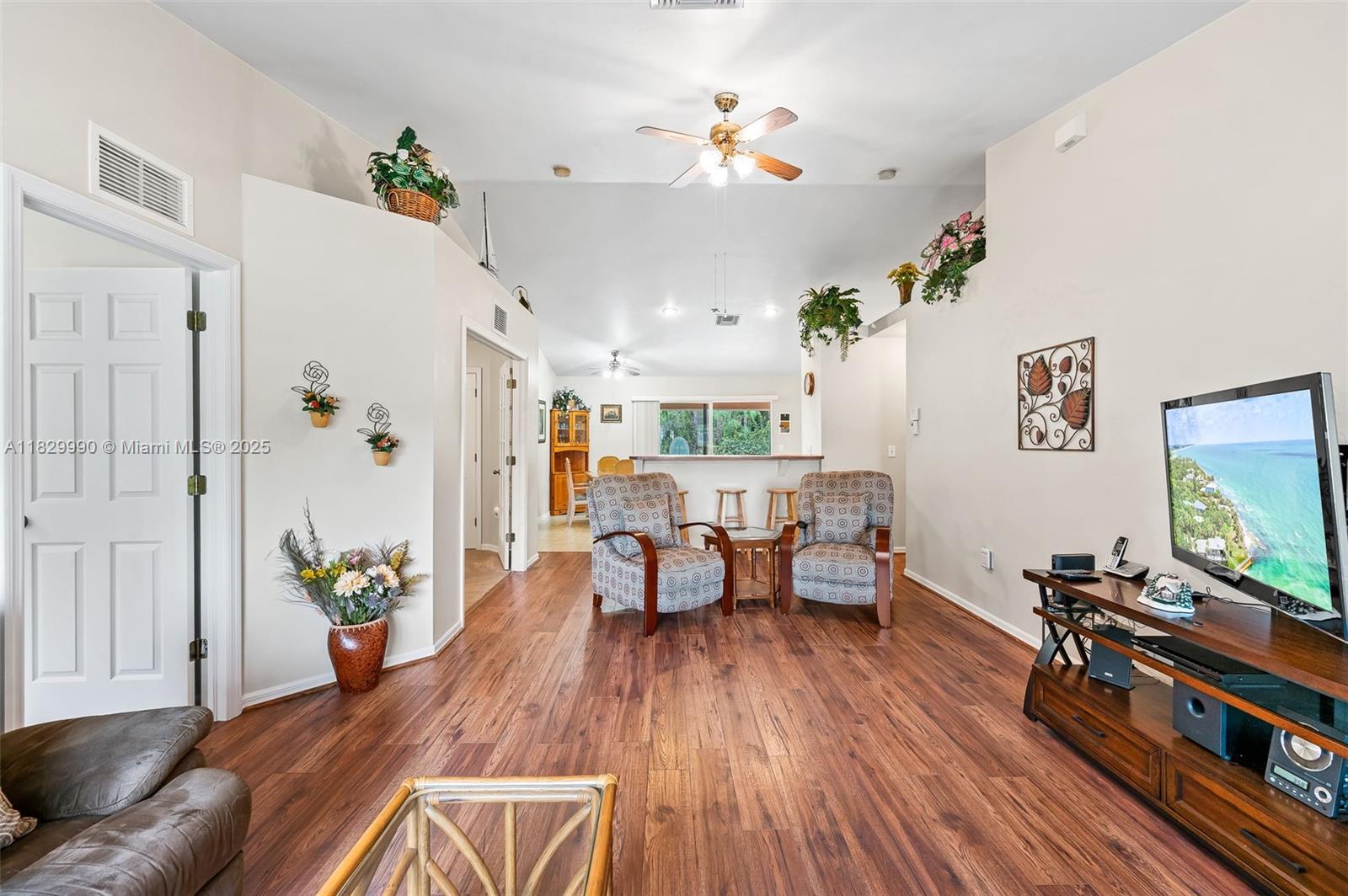 MIRROR LAKES - Residential