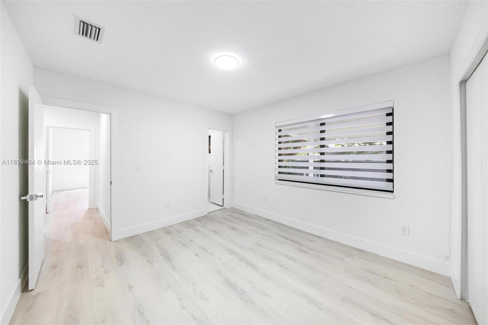 CAROLINDA PARK - Residential