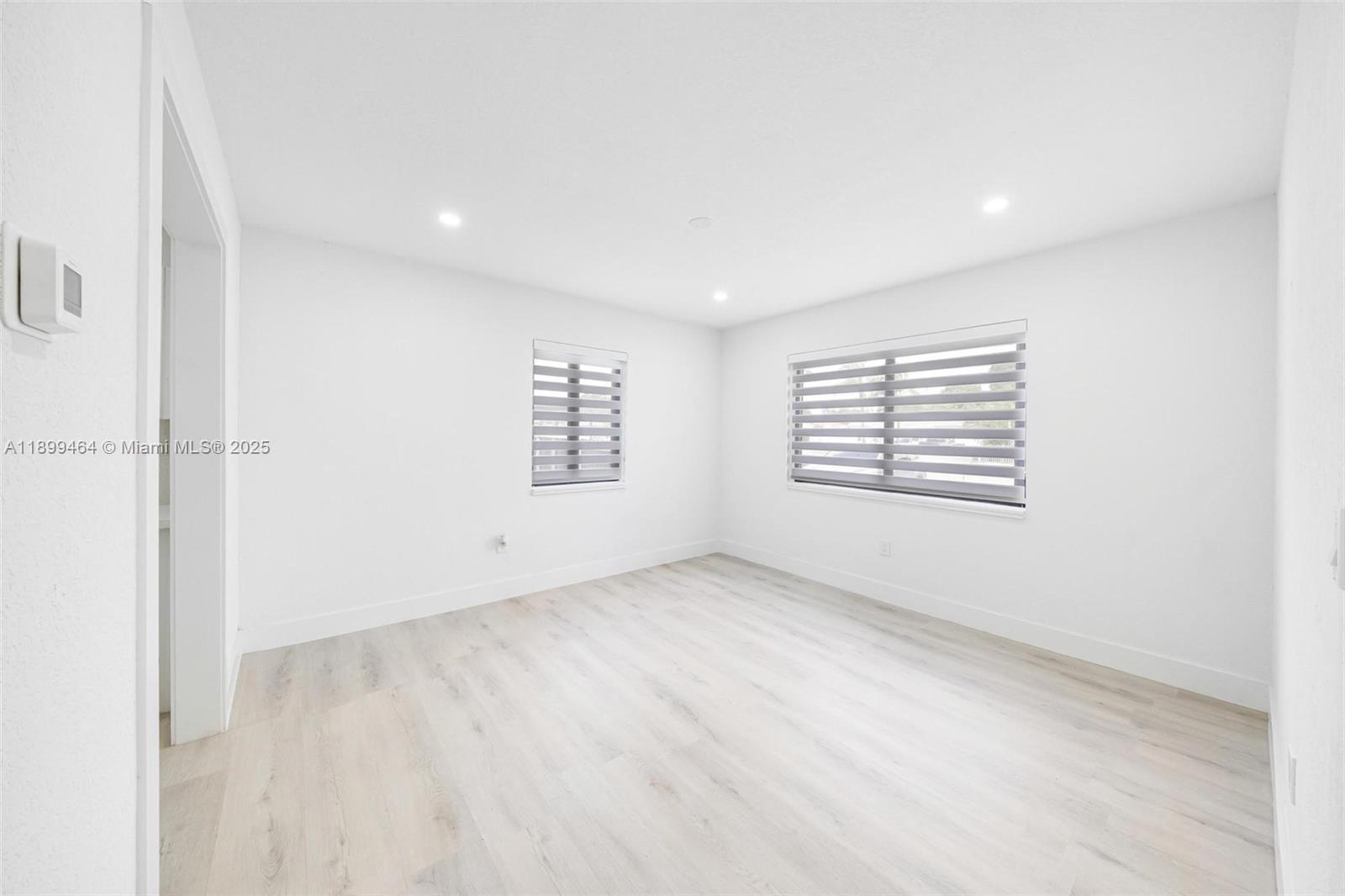 CAROLINDA PARK - Residential