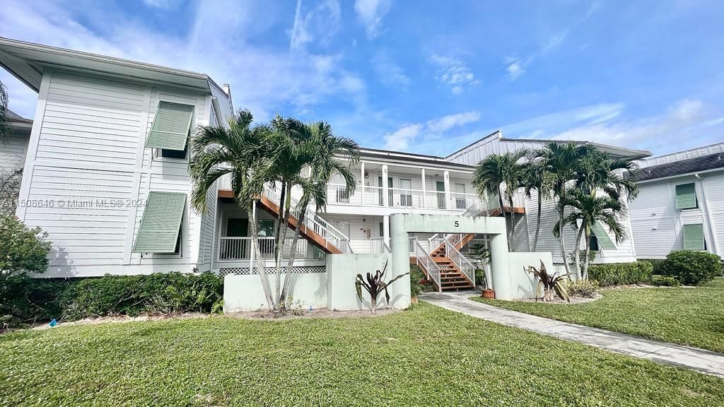 Photo of 268 Cypress Point Dr #268, Palm Beach Gardens, FL 33418 (MLS # A11508646)