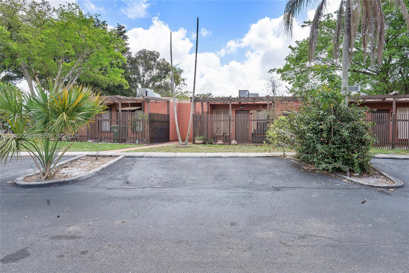 EVERGLADES SUGAR & LAND C - Residential