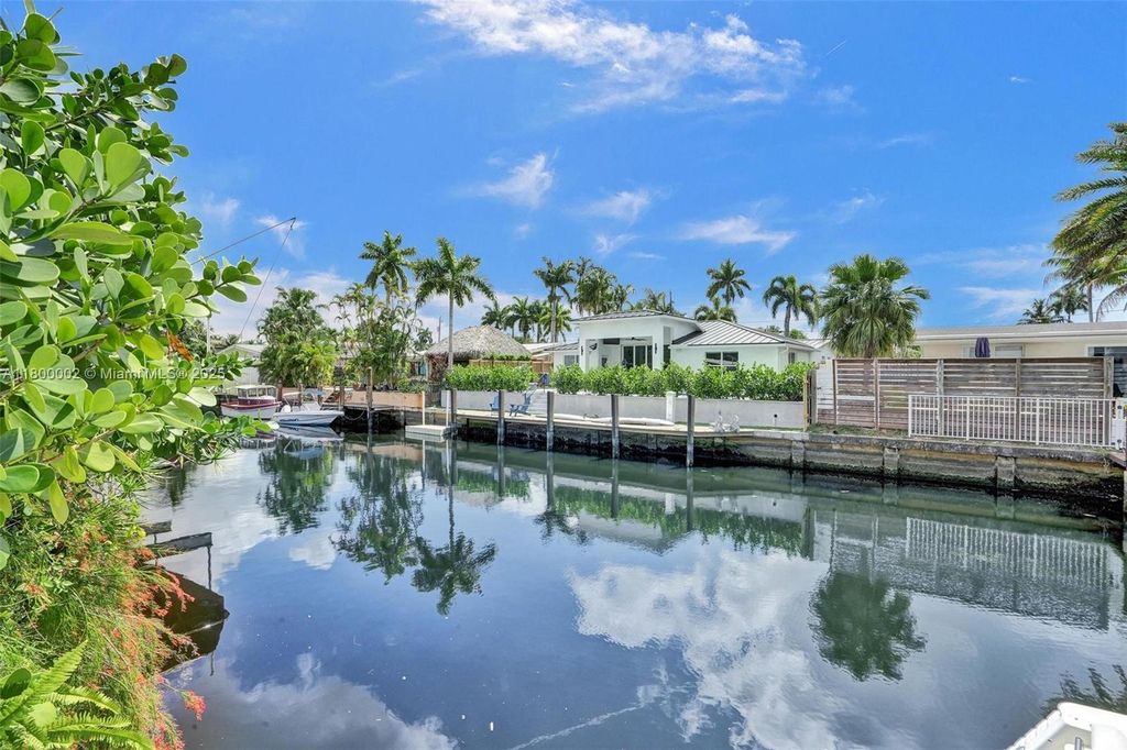 Photo of 2612 Key Largo Ln, Fort Lauderdale, FL 33312 (MLS # A11800002)