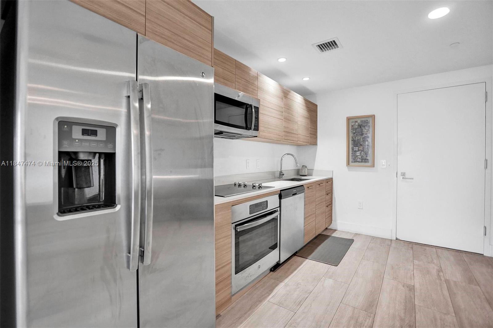 3401 MIDTOWN CONDO - Residential