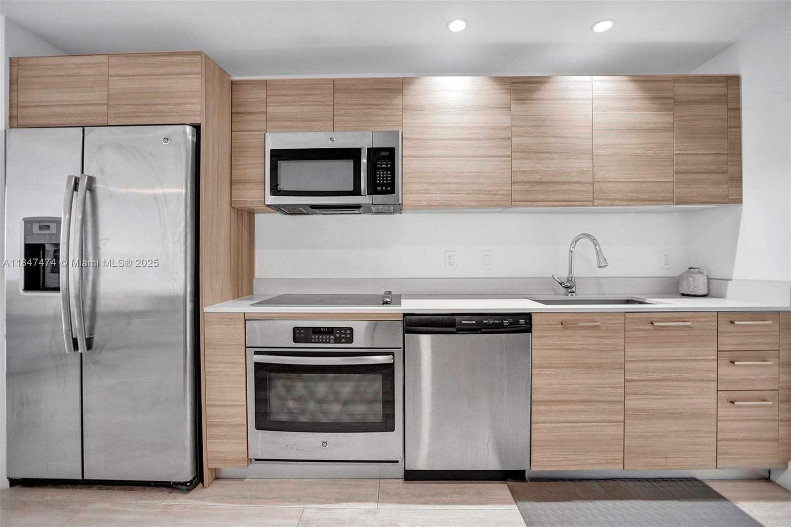 3401 MIDTOWN CONDO - Residential