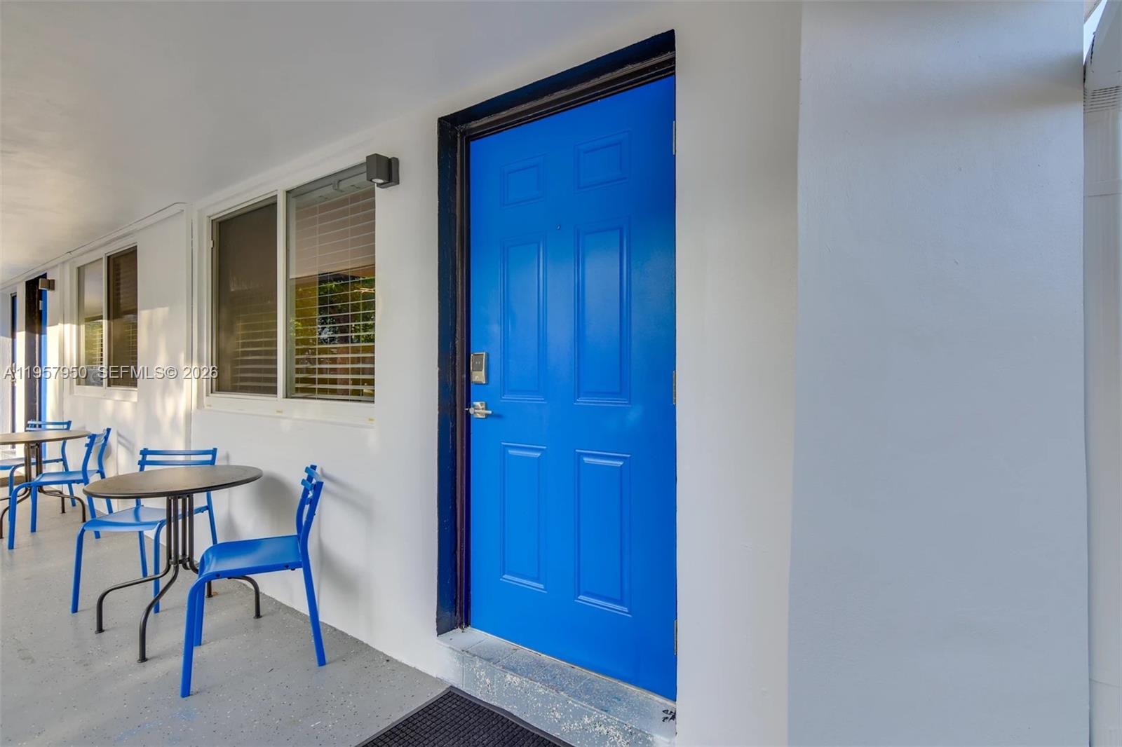 HALLANDALE PINES ESTATES - Residential Income