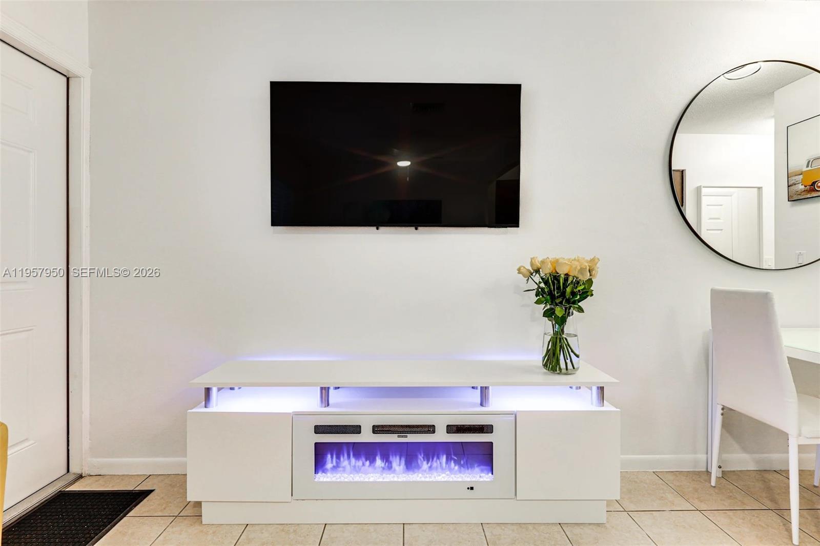 HALLANDALE PINES ESTATES - Residential Income