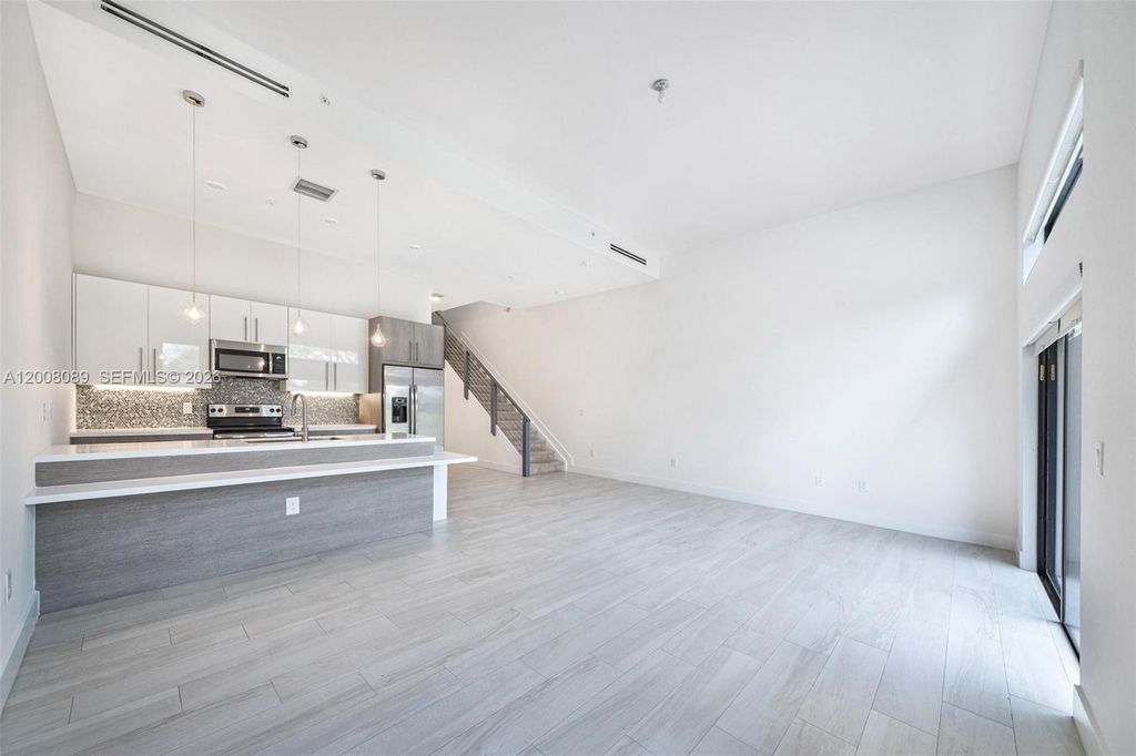 Photo of 4416 NW 9th St, Plantation, FL 33317 (MLS # A12008089)