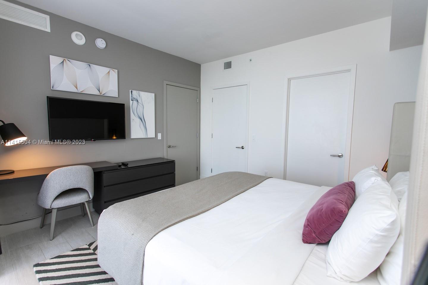 4010 S Ocean Dr 1201