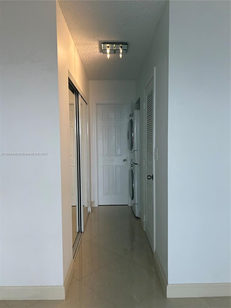 HALLMARK OF HOLLYWOOD CON - Residential Lease