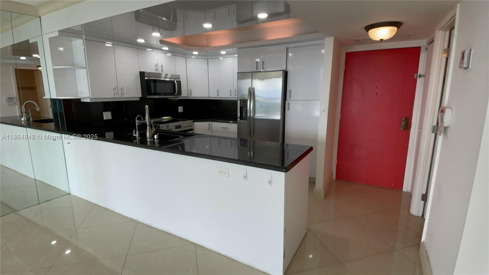 HALLMARK OF HOLLYWOOD CON - Residential Lease