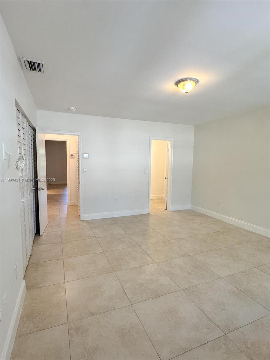 TOWNHOUSES BY AL BESADE J - Residential Lease