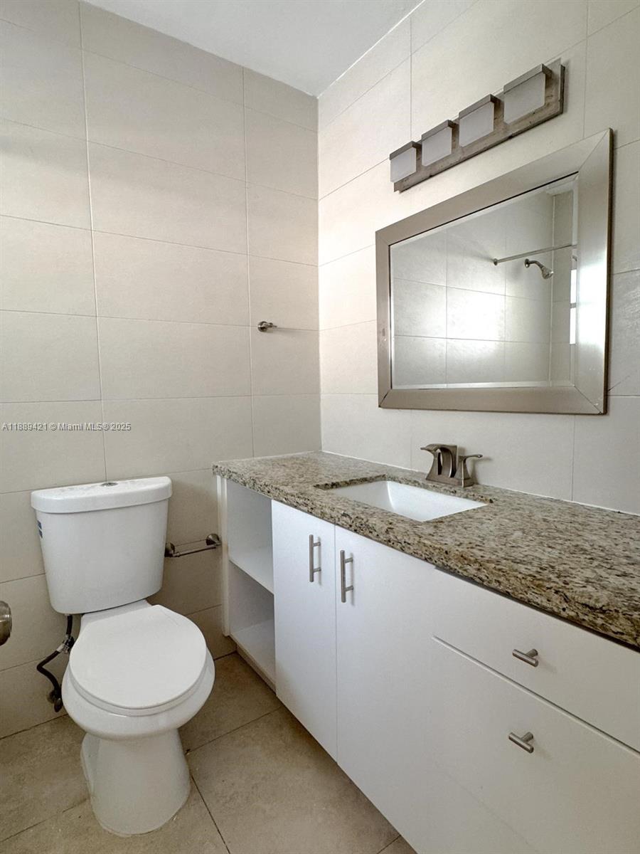 TOWNHOUSES BY AL BESADE J - Residential Lease