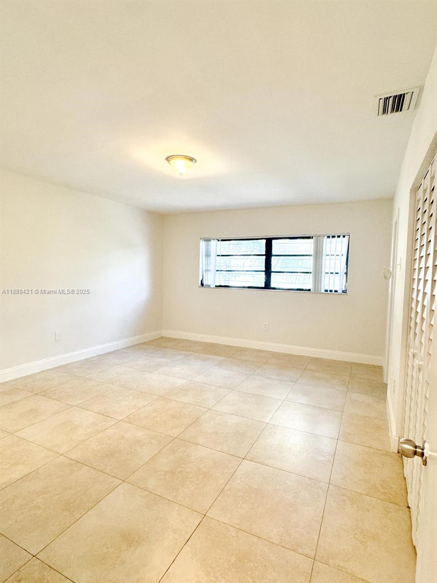 TOWNHOUSES BY AL BESADE J - Residential Lease
