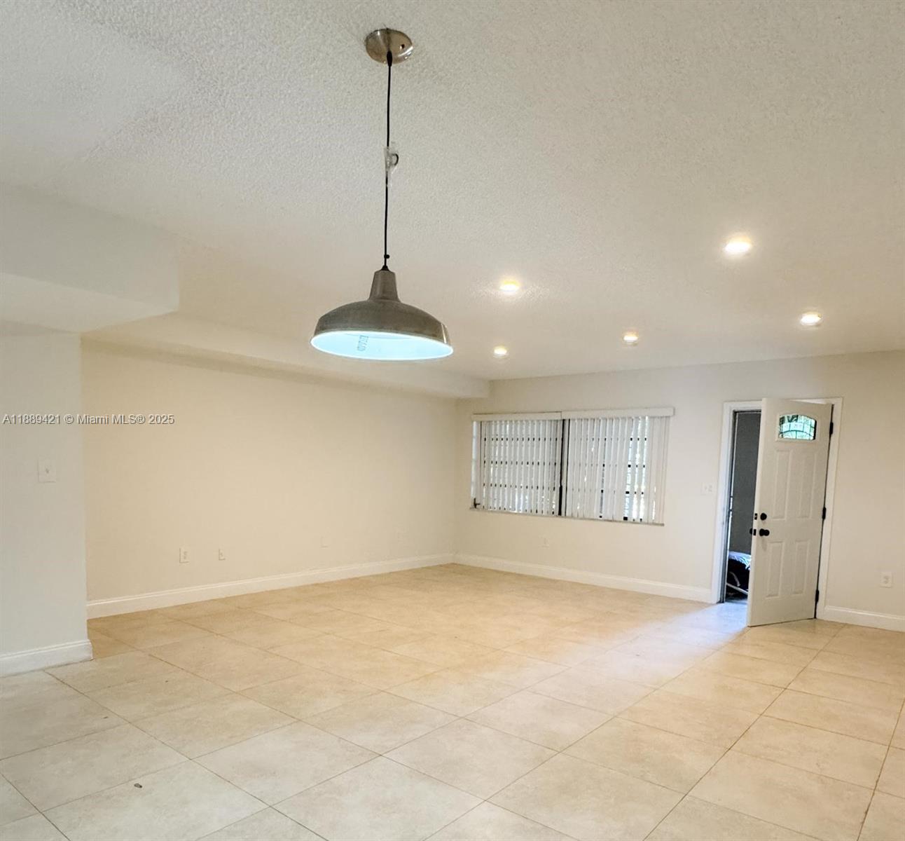 TOWNHOUSES BY AL BESADE J - Residential Lease
