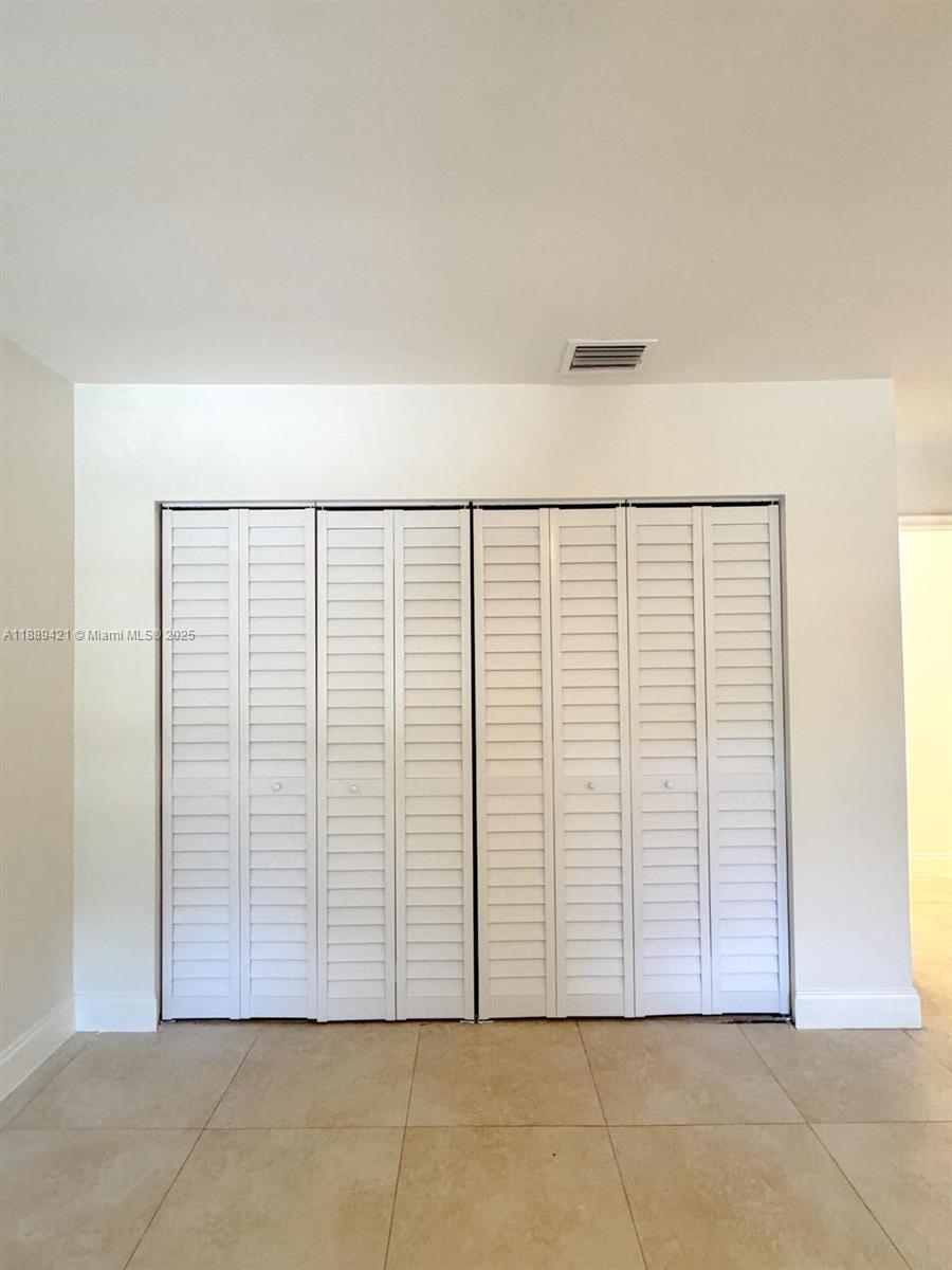 TOWNHOUSES BY AL BESADE J - Residential Lease