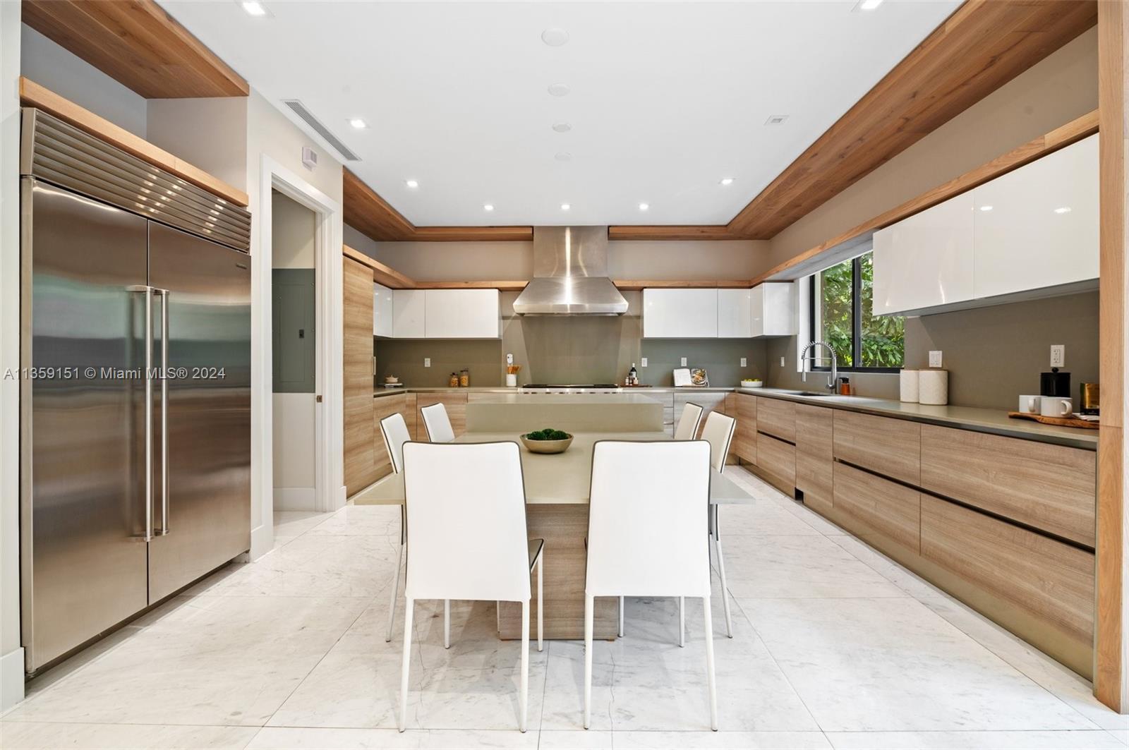 RESIDENCES AT VIZCAYA - Residential