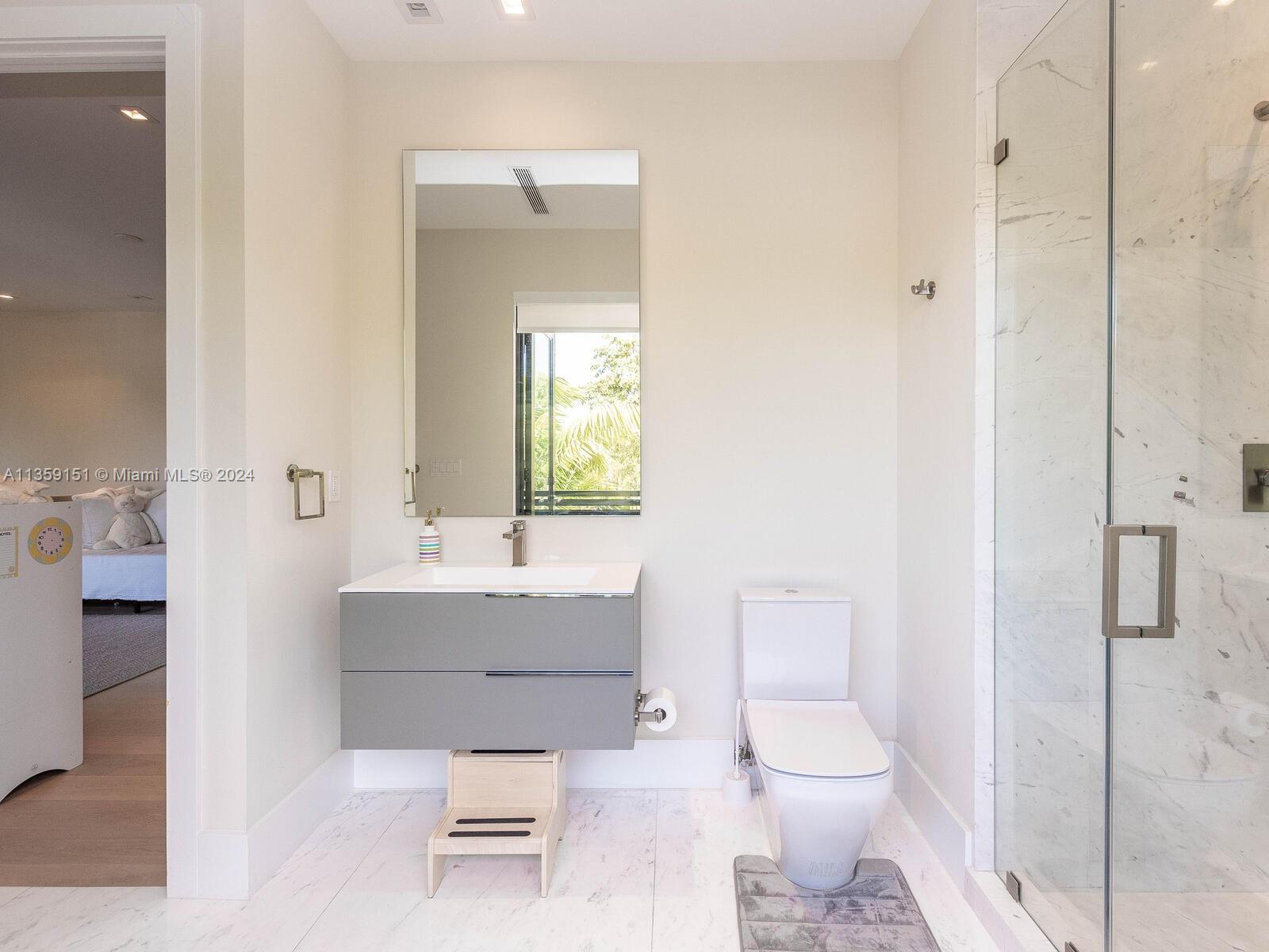 RESIDENCES AT VIZCAYA - Residential