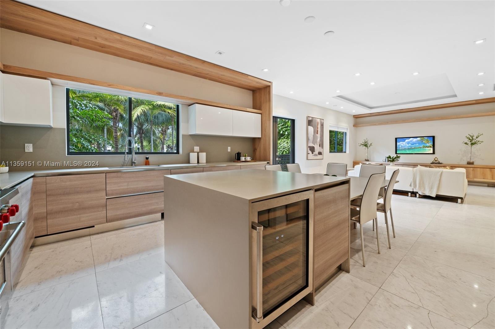 RESIDENCES AT VIZCAYA - Residential