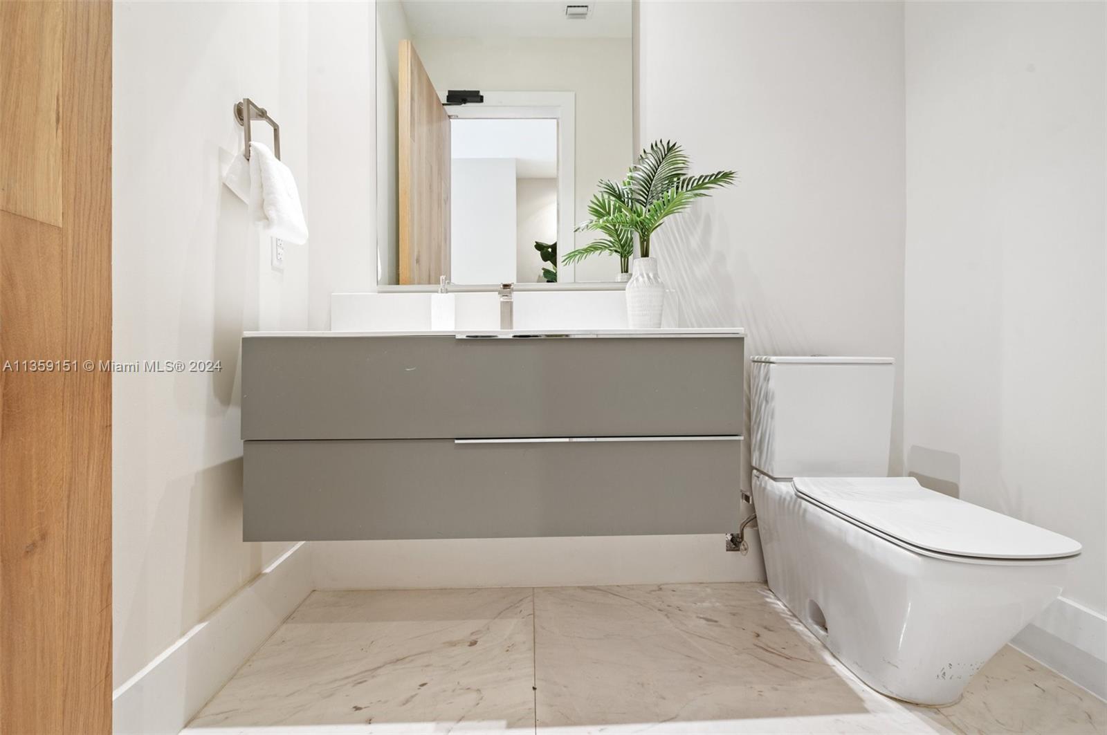 RESIDENCES AT VIZCAYA - Residential