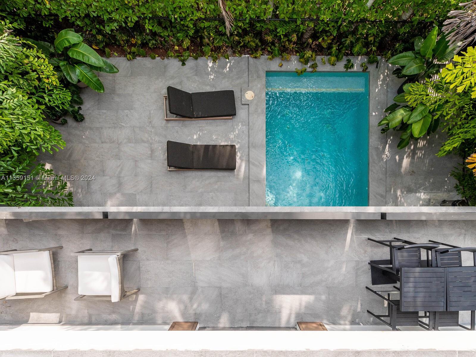 RESIDENCES AT VIZCAYA - Residential