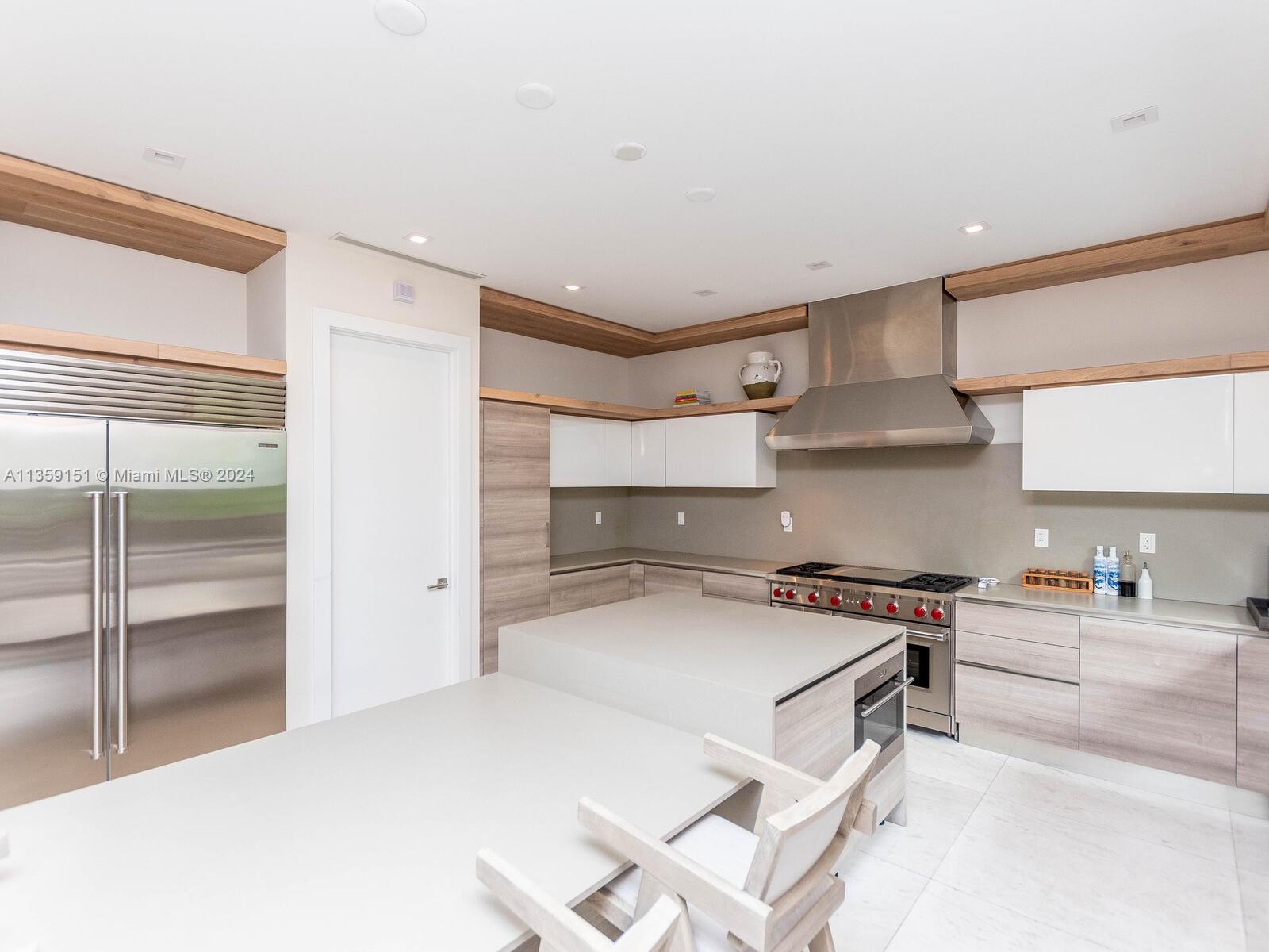 RESIDENCES AT VIZCAYA - Residential