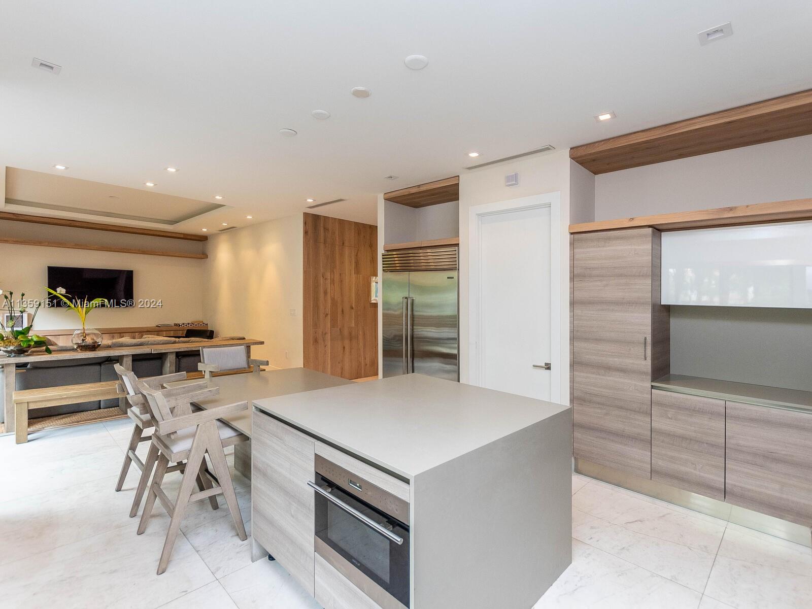 RESIDENCES AT VIZCAYA - Residential