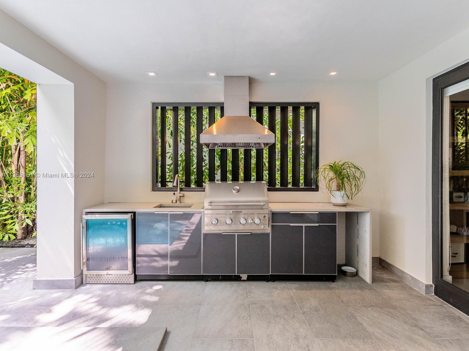 RESIDENCES AT VIZCAYA - Residential