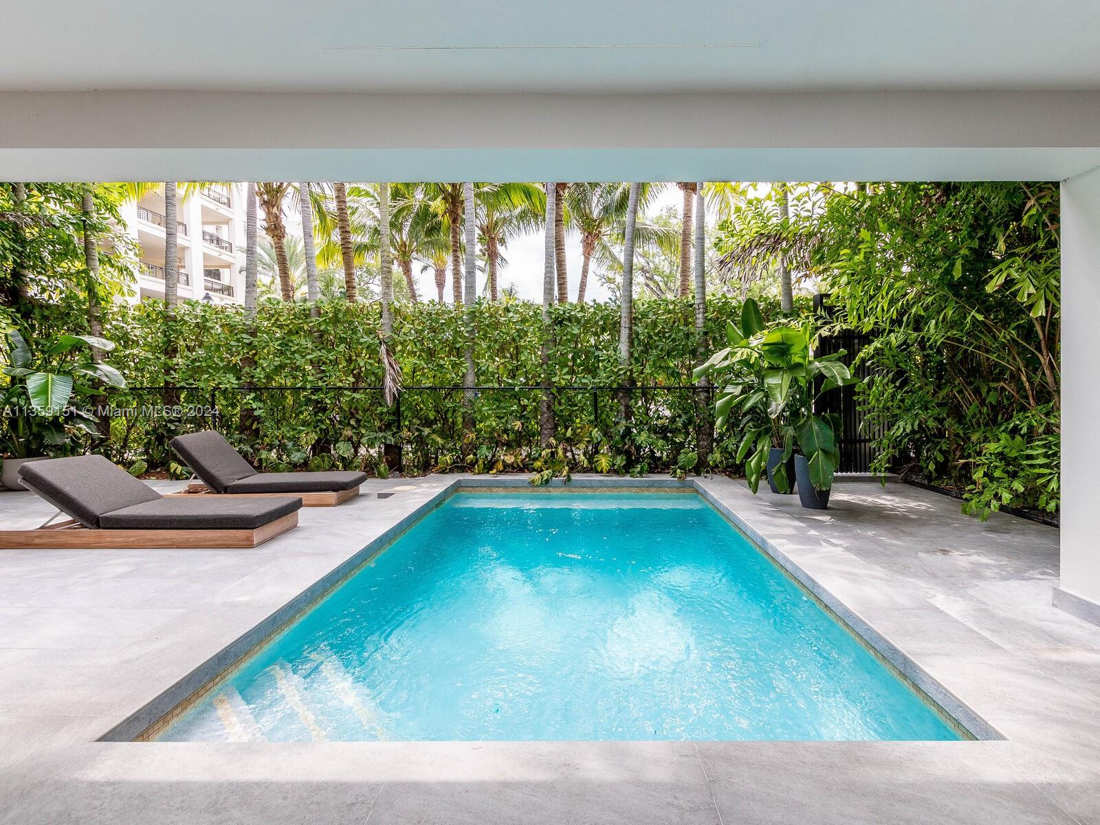 RESIDENCES AT VIZCAYA - Residential