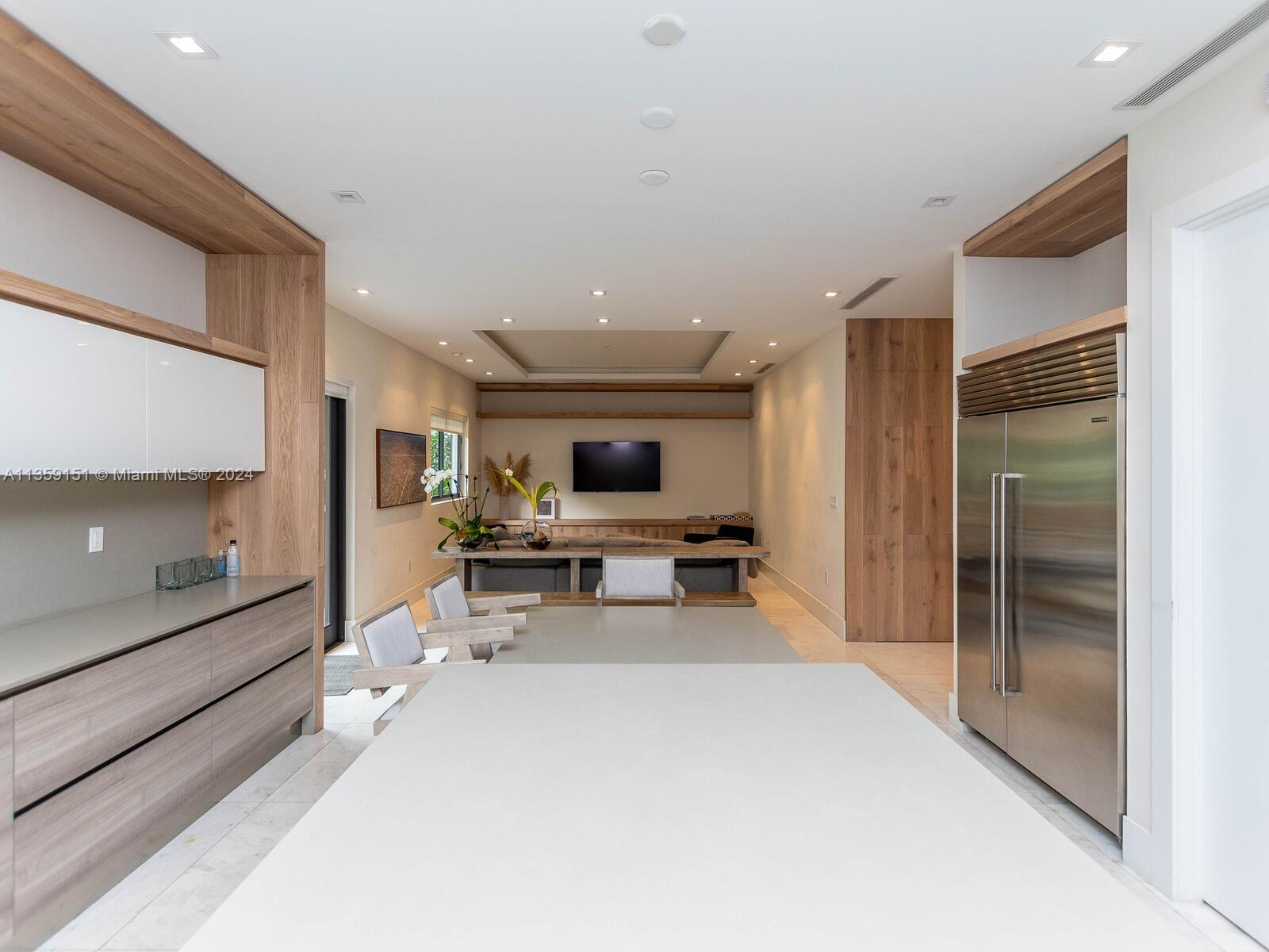 RESIDENCES AT VIZCAYA - Residential