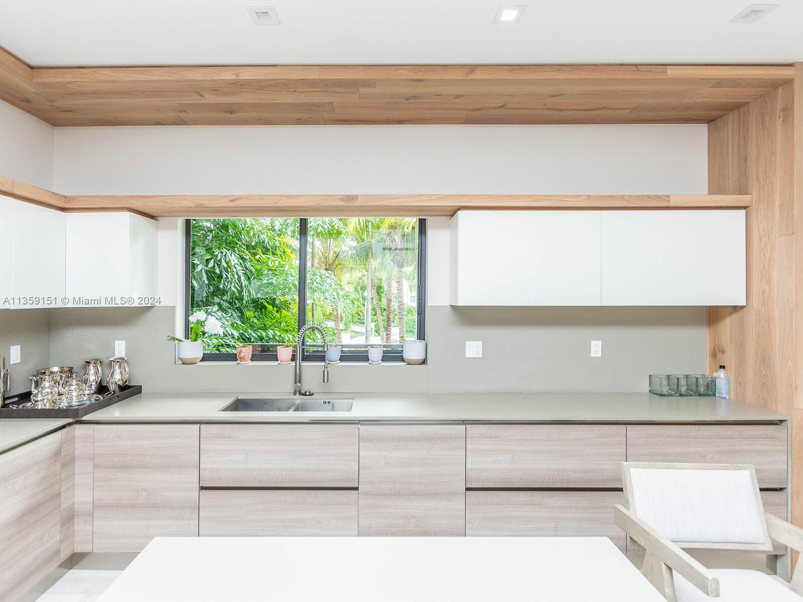 RESIDENCES AT VIZCAYA - Residential