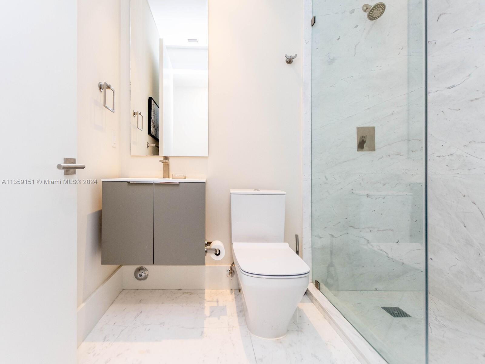 RESIDENCES AT VIZCAYA - Residential